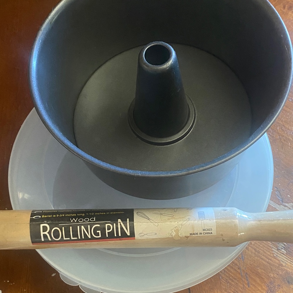 Non-Stick Blck Bundt PanWood Rolling Pin plus plastic cover cake storage all NEW